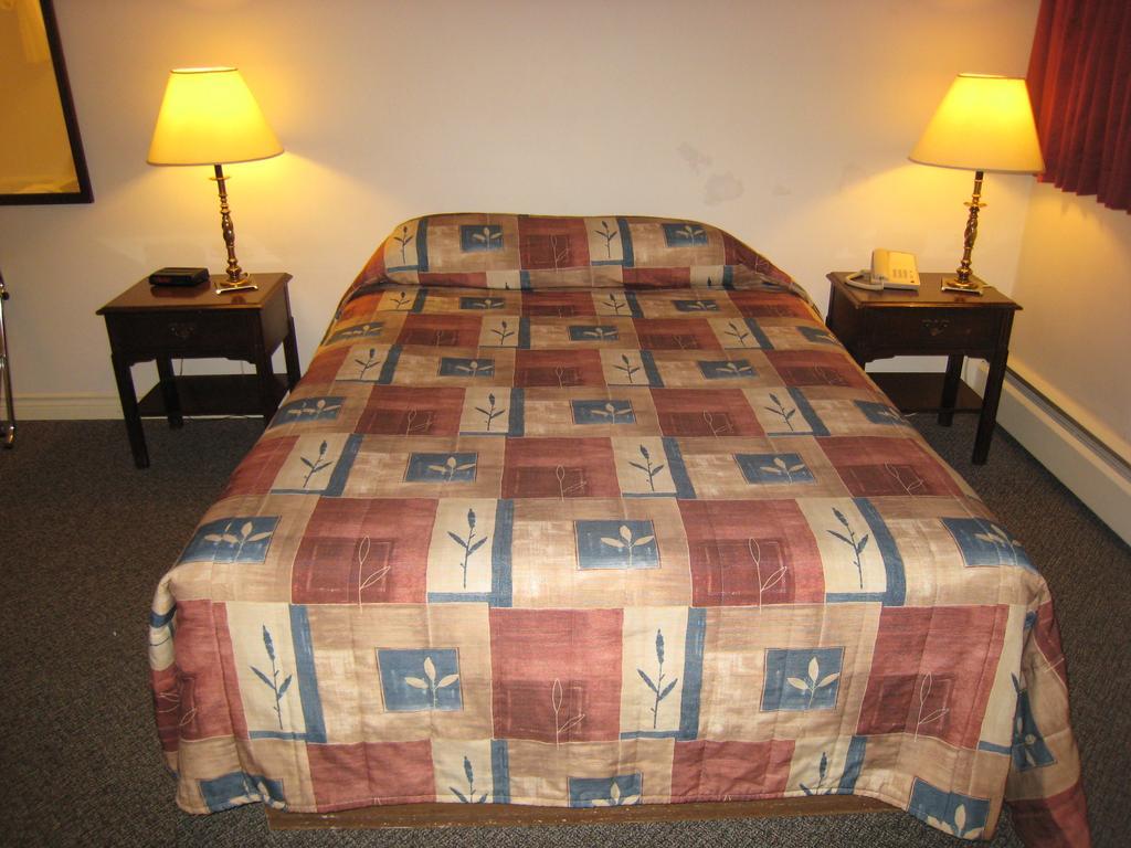 Downtowner Motor Inn Creston Szoba fotó