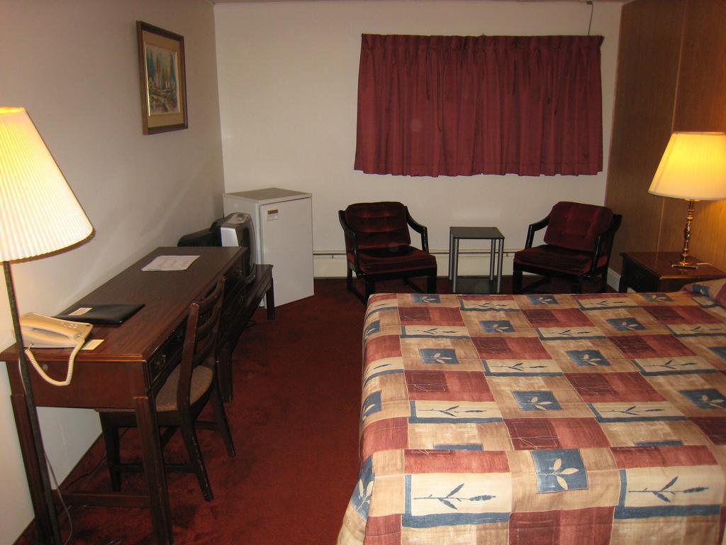 Downtowner Motor Inn Creston Szoba fotó