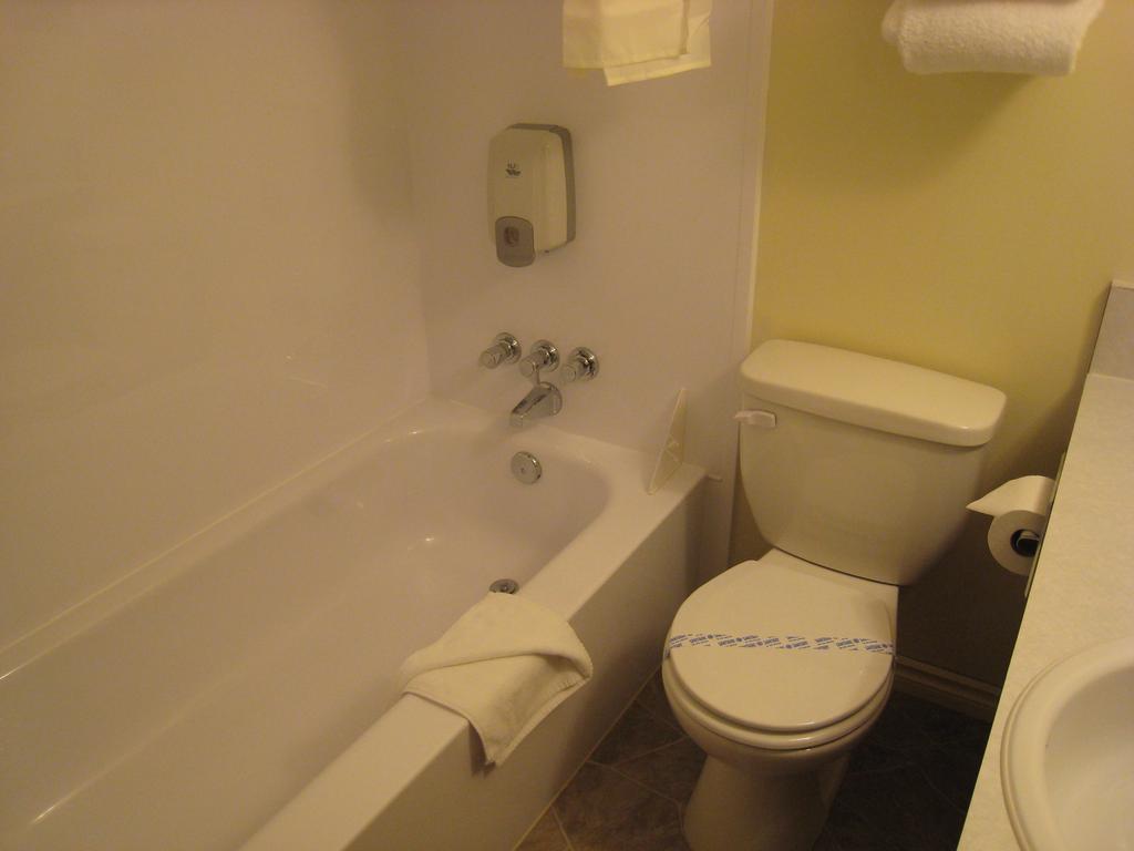 Downtowner Motor Inn Creston Szoba fotó