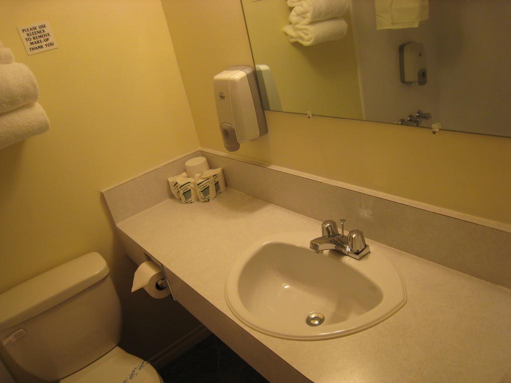Downtowner Motor Inn Creston Szoba fotó