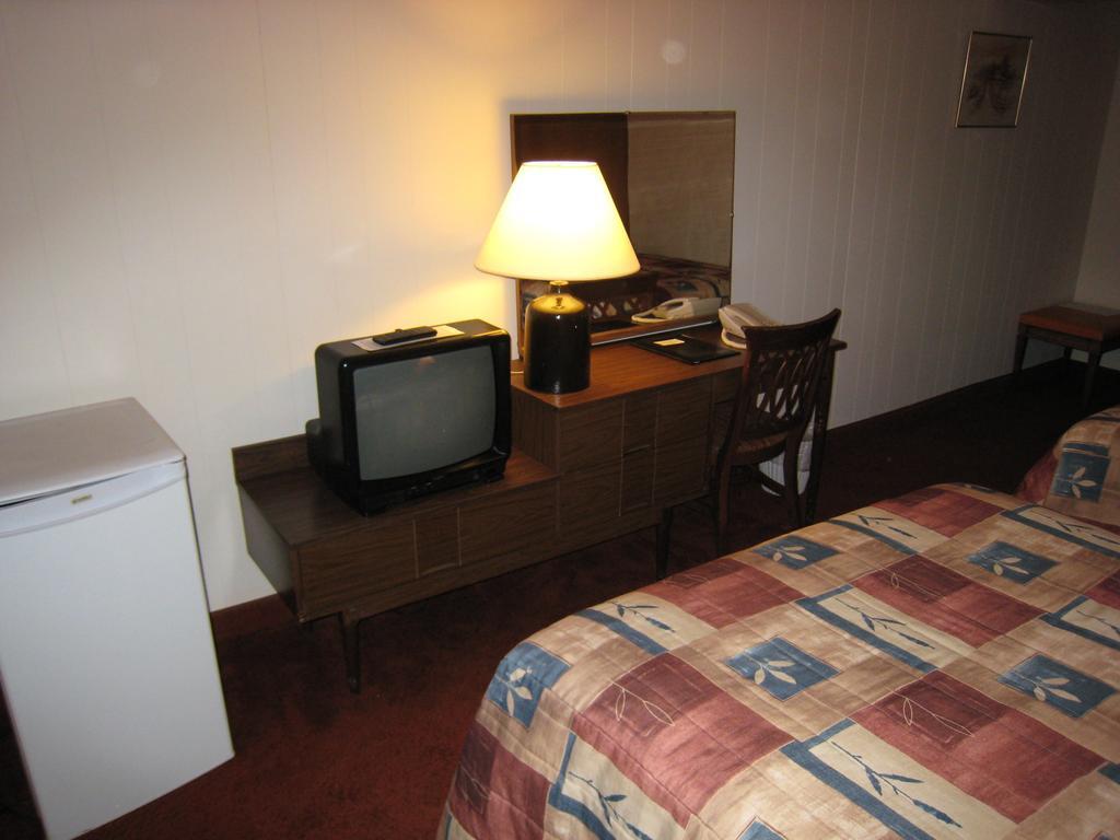 Downtowner Motor Inn Creston Szoba fotó
