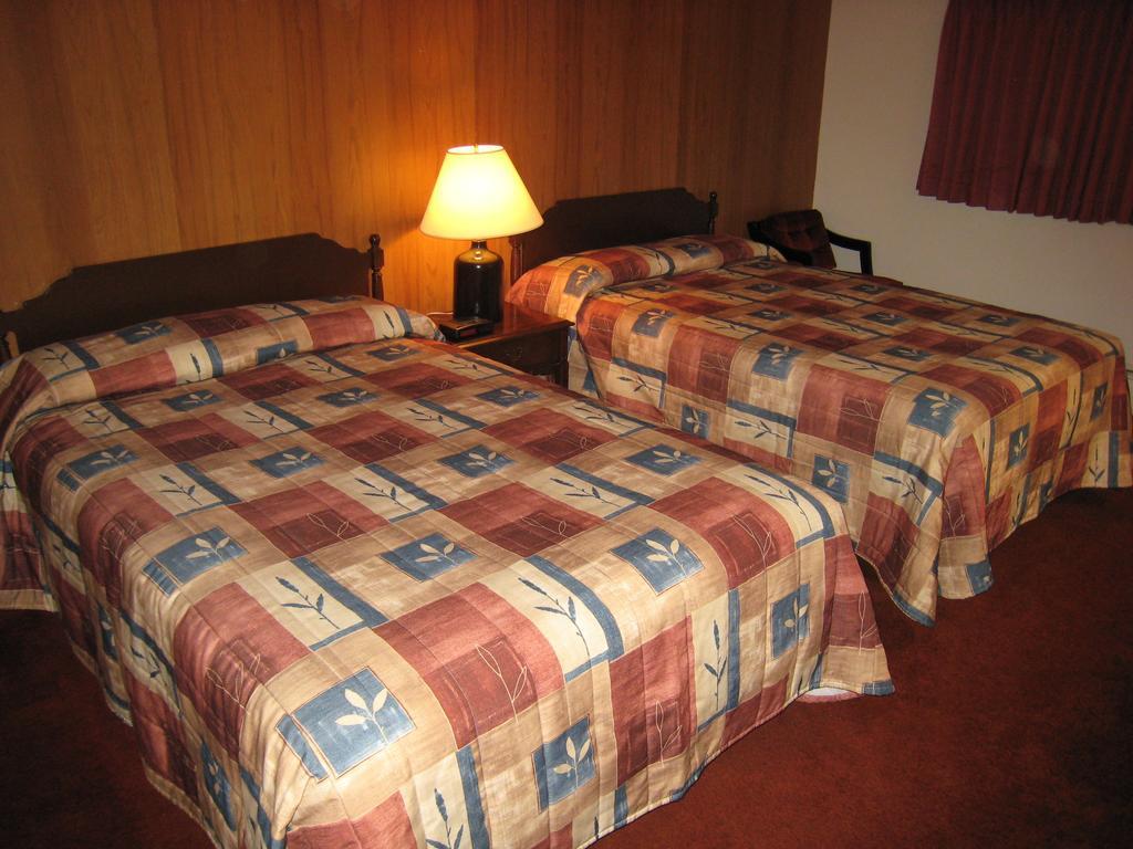 Downtowner Motor Inn Creston Szoba fotó