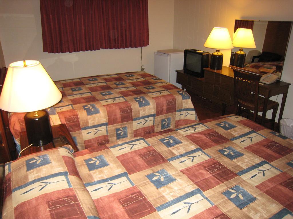 Downtowner Motor Inn Creston Szoba fotó